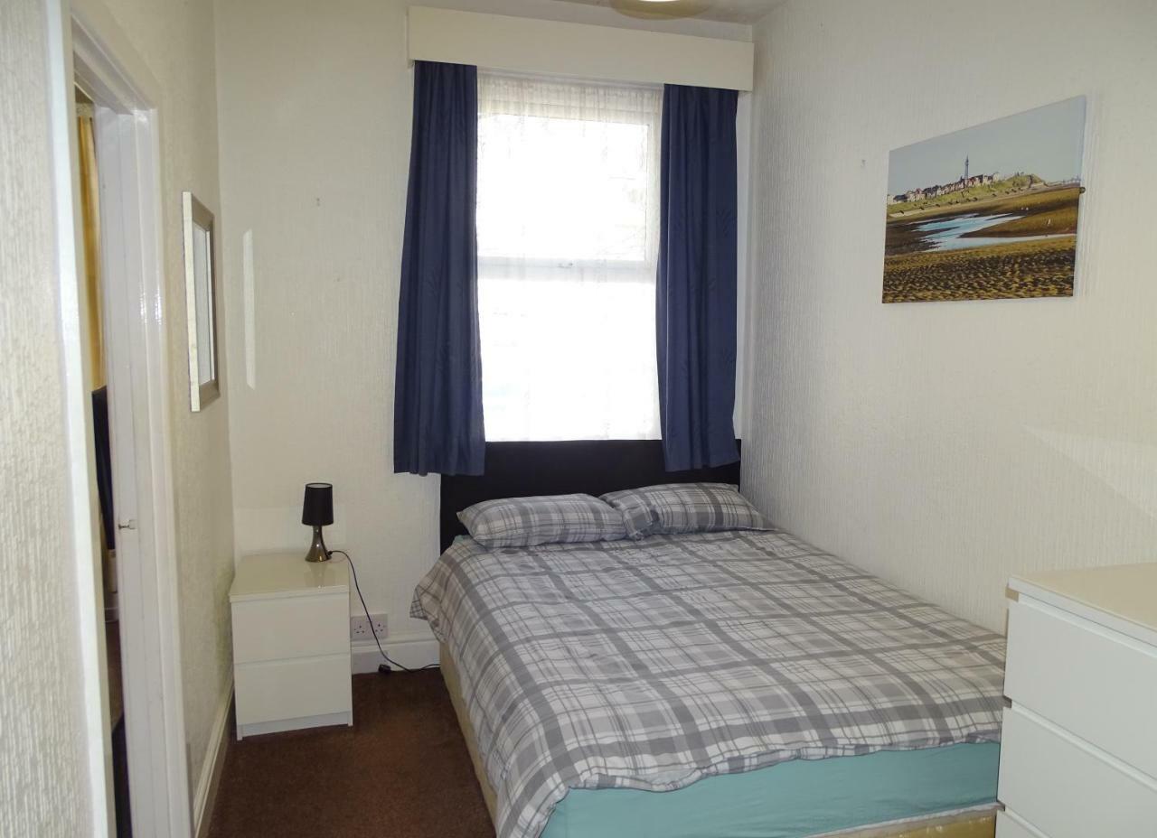 Beeton Villas Holiday Apartments Blackpool Exteriör bild