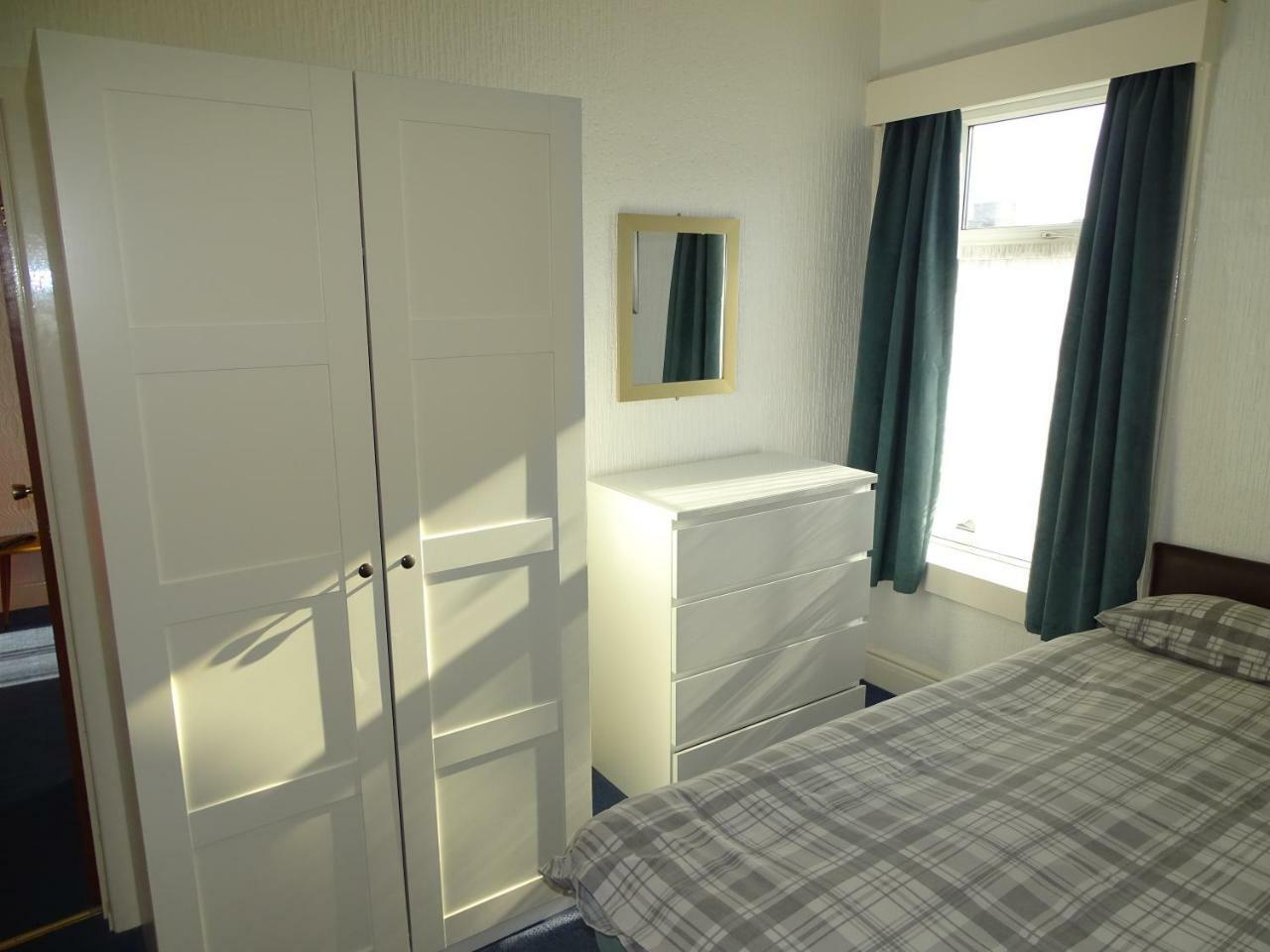 Beeton Villas Holiday Apartments Blackpool Exteriör bild